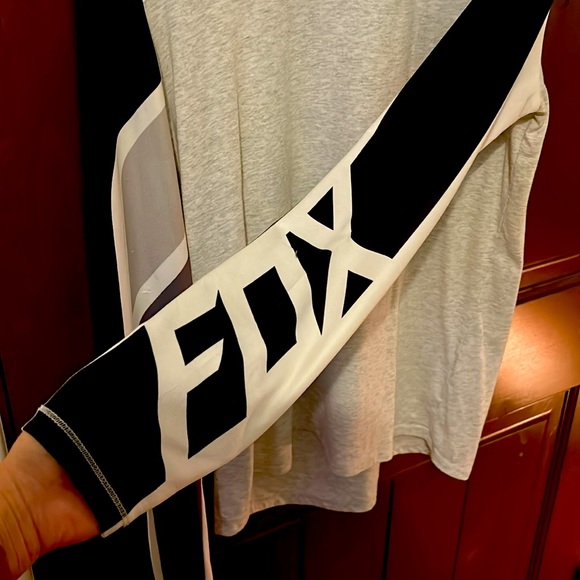 Top - Picture 3 of 5